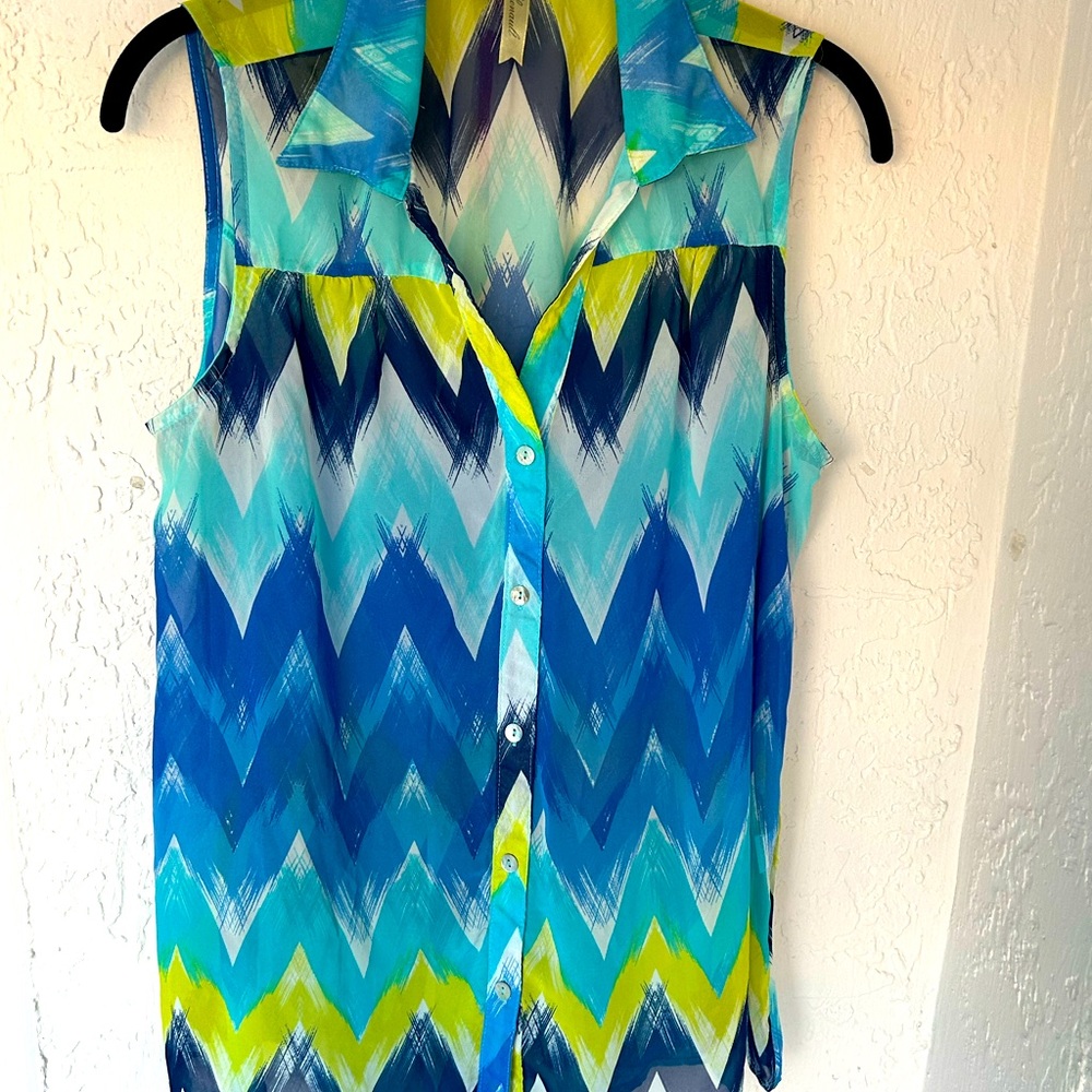 New sheer summer designer top size Lg multi color